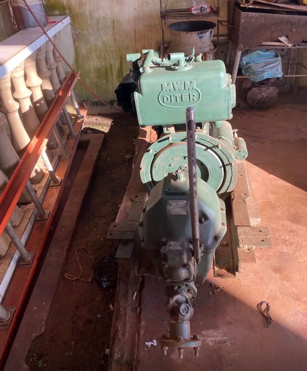 Motor MWM Diter Antigo aceito troca em um Bote de 7 metros 