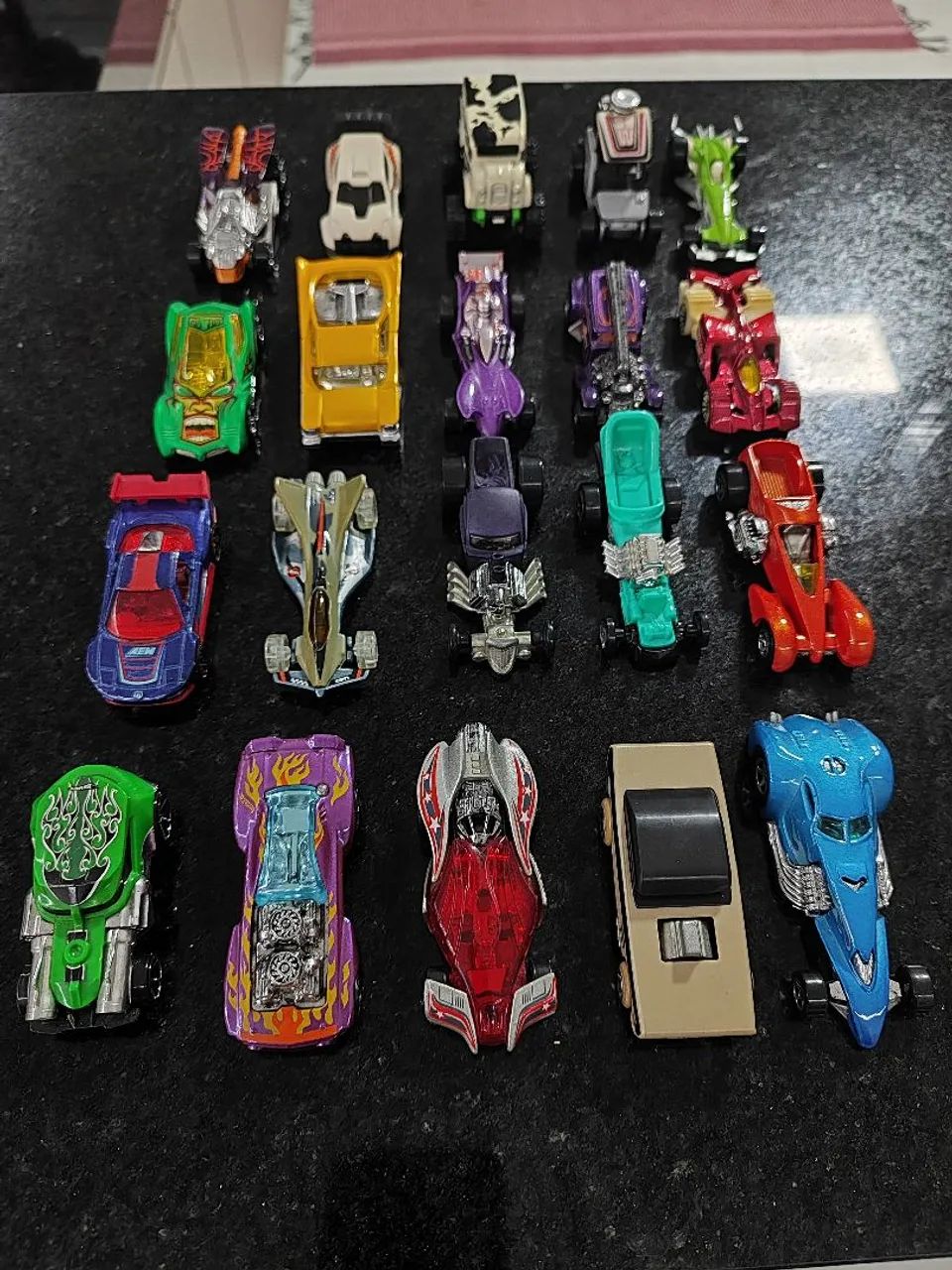 Carrinhos Hot Wheels - 20 Unidades - Ótimo estado - Foto 3