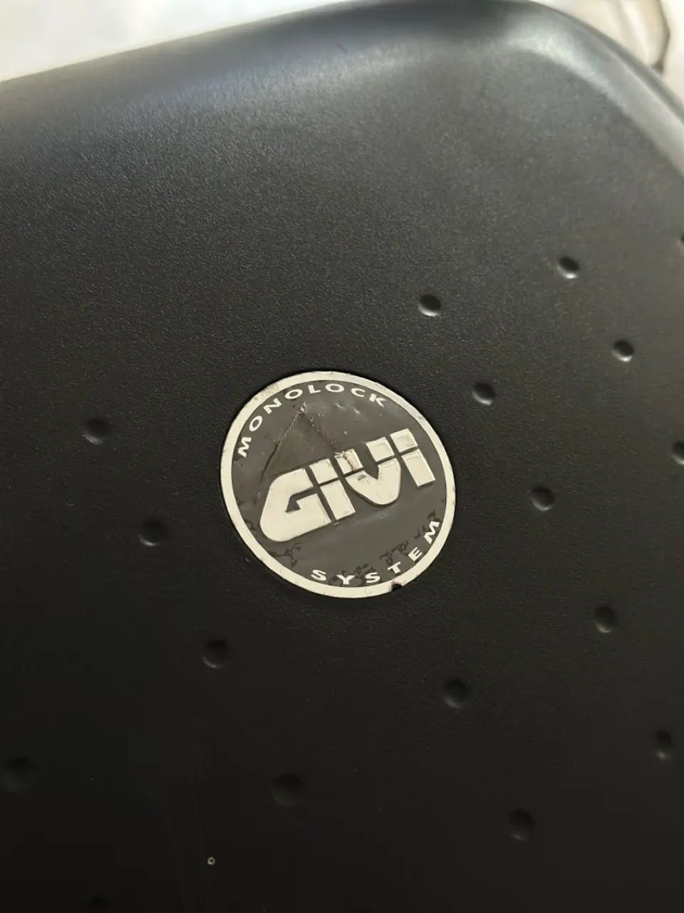 VENDO BAÚ/BAULETO GIVI 33l MONOLOCK - Foto 5