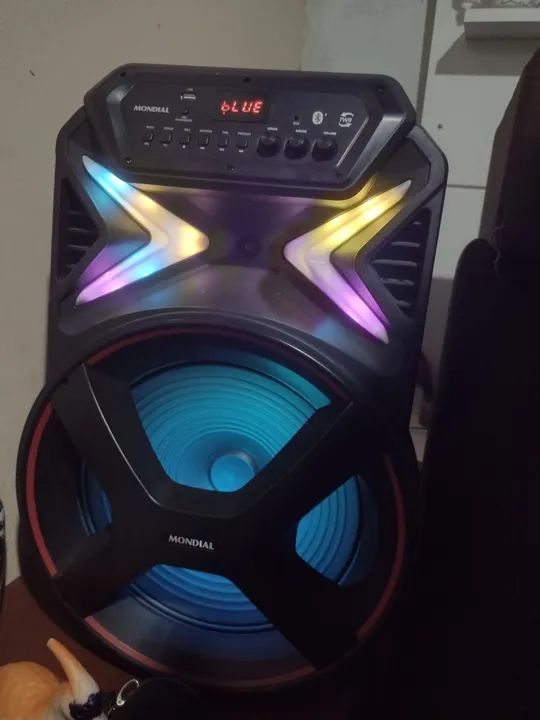 Vendo esse painel de tv, uma caixa de som semi nova,um microondas  - Foto 2