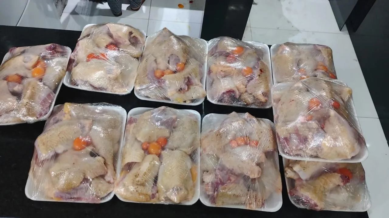 31- * Galinha rodia (isabrow) 25 reais cada  - Foto 4