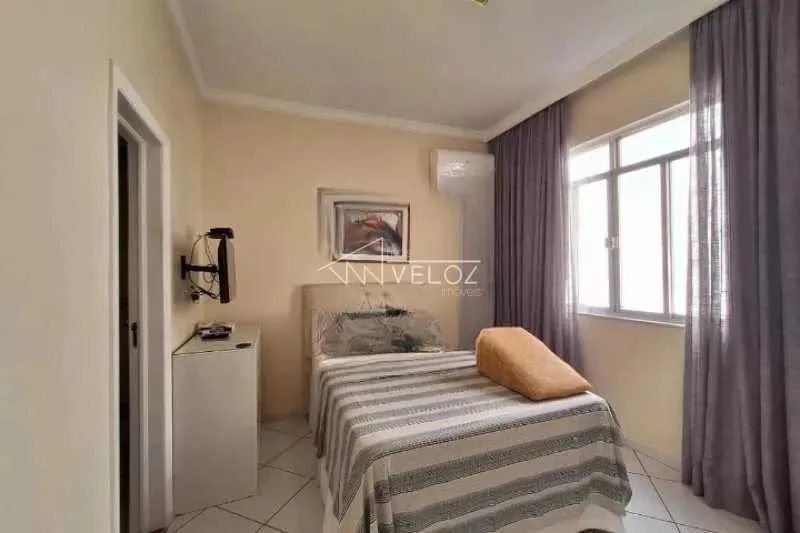 Apartamento - / Residencial / Catete