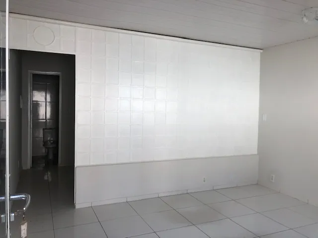 Sala escritório na Avenida Pontes Vieira, 24m², banheiro individual, estacionamento.