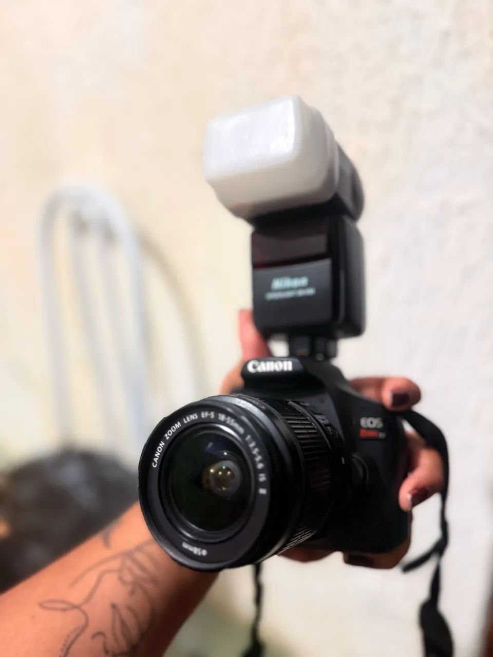 ? Canon T7+ Semi Nova ? Perfeita para fotos e vídeos incríveis!