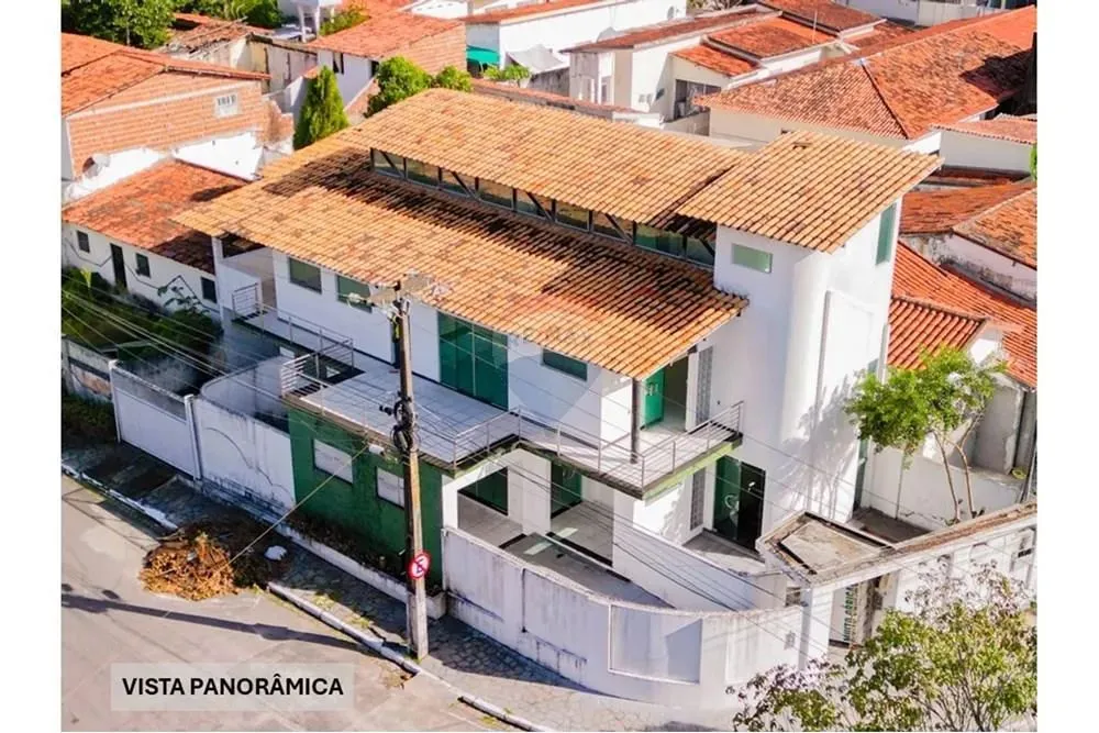 Casa à venda com 330M², 6 quartos sendo 2 suítes, em Jaguaribe, João Pessoa - PB