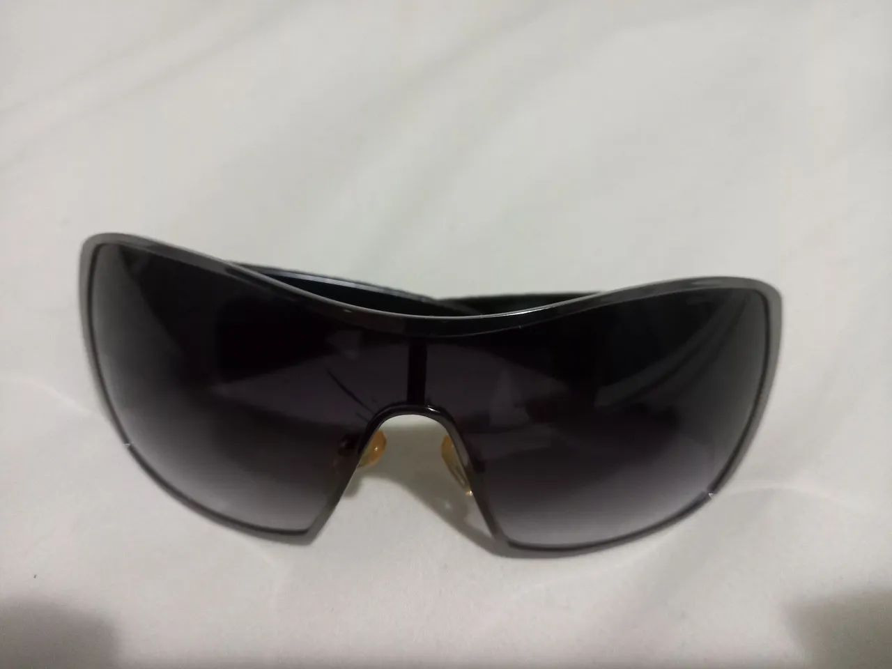 Óculos de sol feminino Armani usado