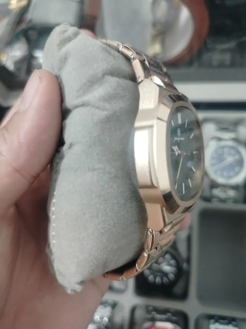 Relógio Masculino Dourado Elegante a prova de água  - Foto 5
