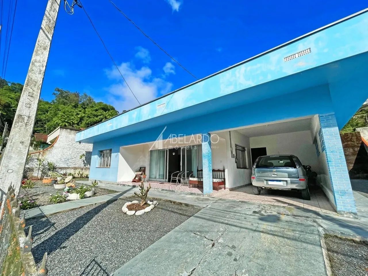 CASA COM TRÊS DORMITÓRIOS LOCALIZADA A POUCOS METROS DA À VILA GERMÂNICA - BAIRRO VELHA - Foto 2