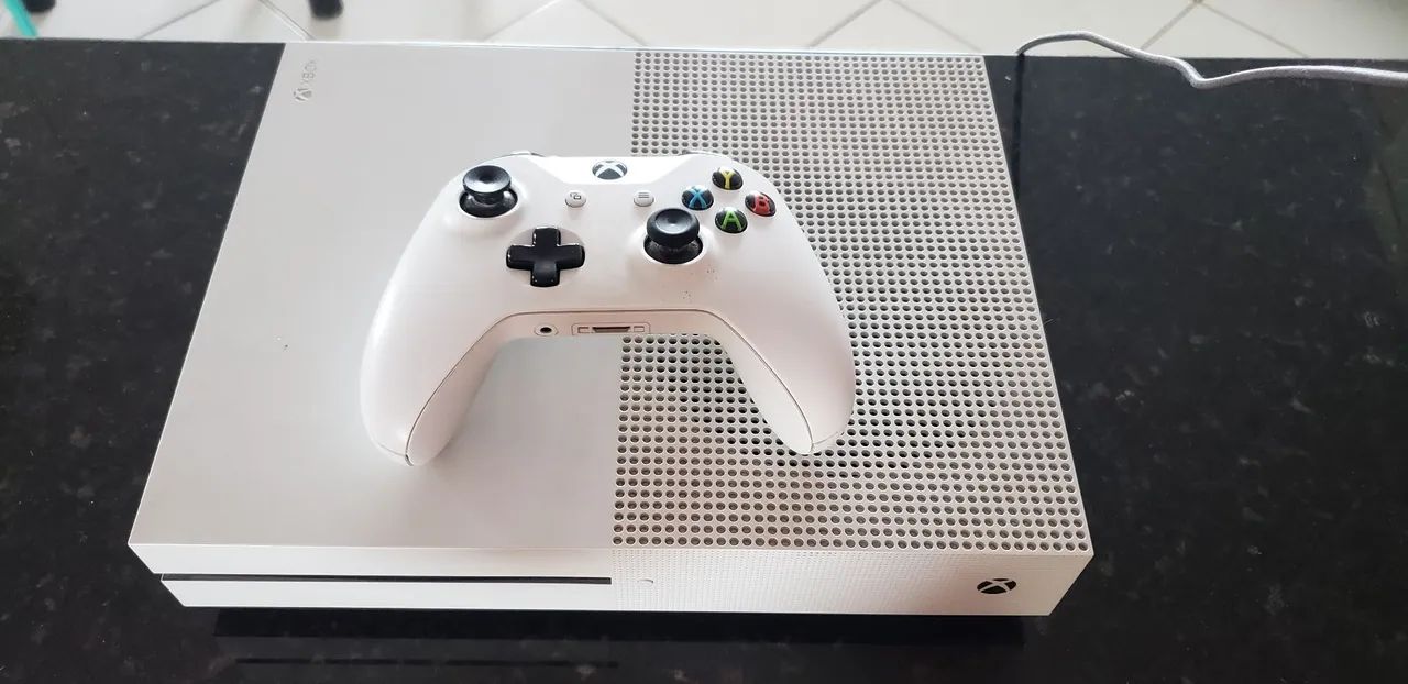 Xbox One S 1TB + Jogos Inclusos - Ótimo Estado! - Foto 3