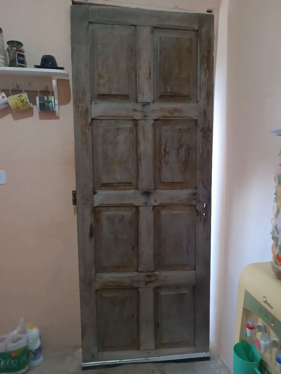 Porta de madeira Massaranduba e uma porta branca as duas são 80 por 210 estão em perfeito  - Foto 2