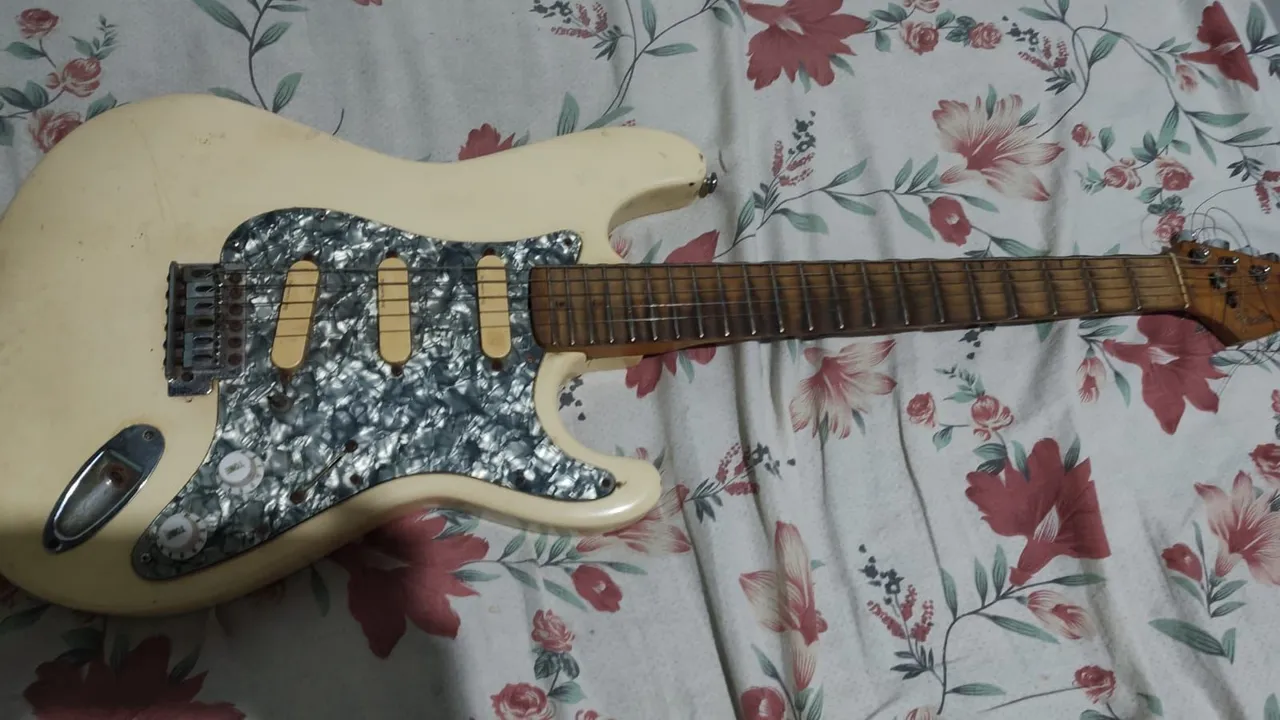 Guitarra Fender Southern Cross