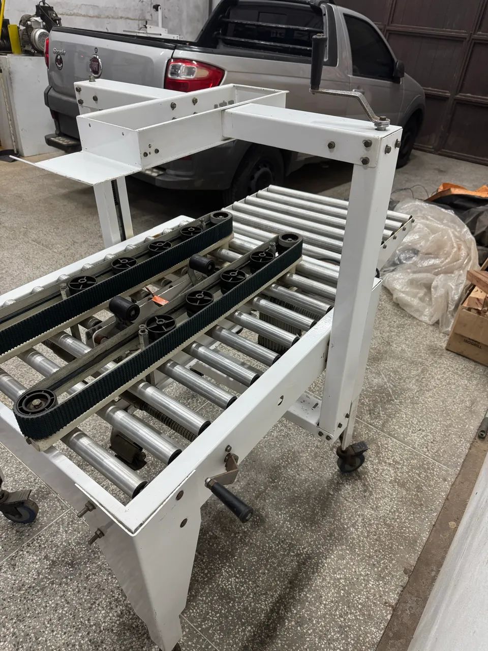 DUAS Máquina de fechamento de caixas com fita adesiva