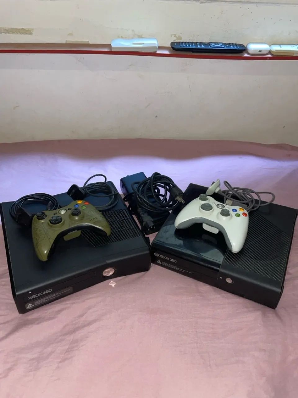 2 XBOX 360 + 2 controles (PF OLHE A DESCRIÇÃO!) ?