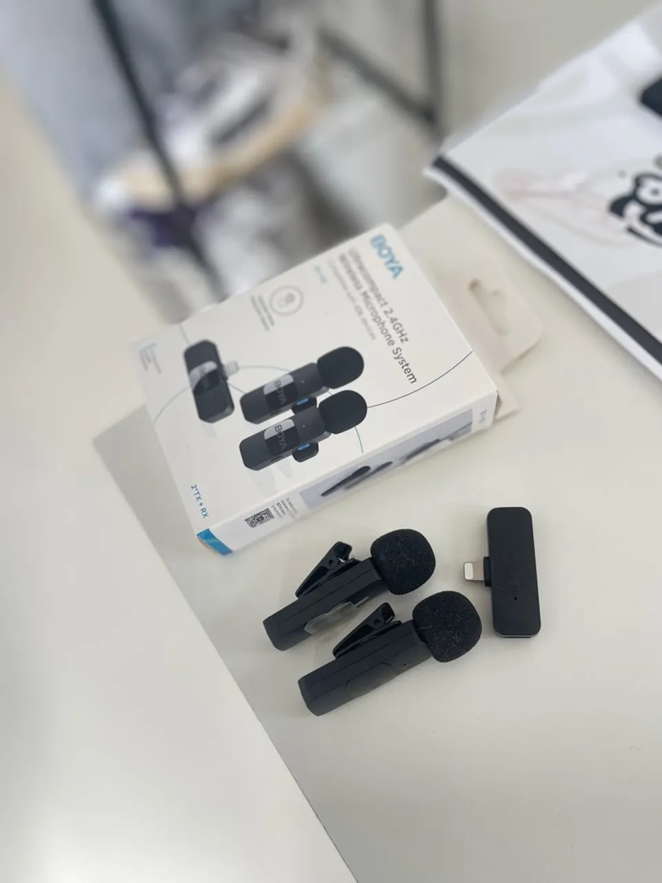 Microfone Boya By v2 Sem Fio 2.4G Lapela Compatível com dispositivos iOS