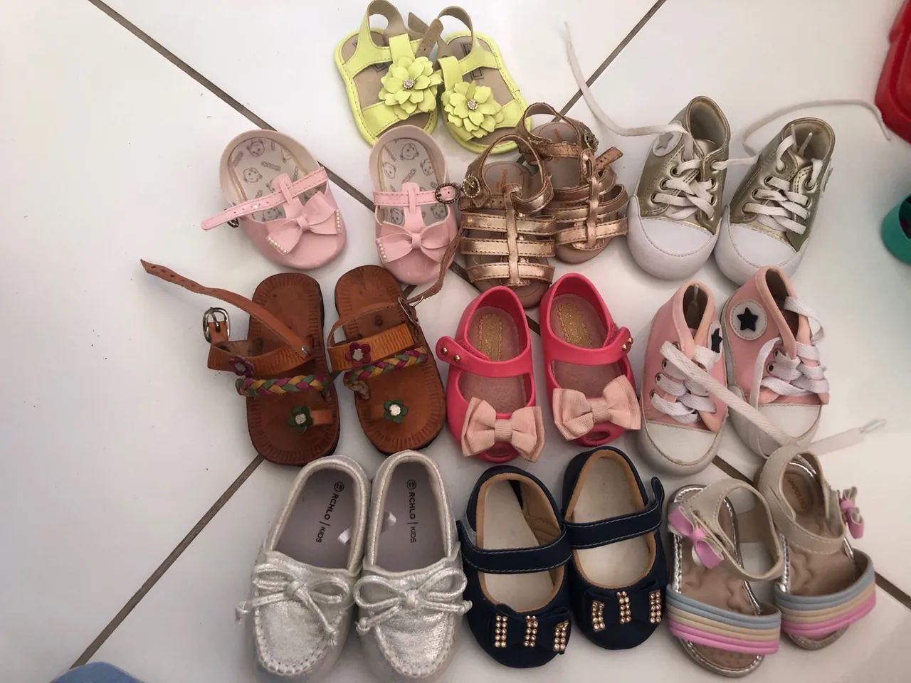 Lote de Sapatos para Bebê - Diversos Tamanhos e Modelos