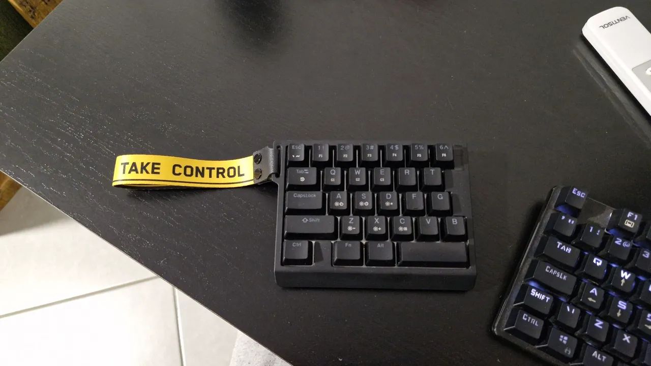 Teclado magnetico HE30.  Uma mão  - Foto 2