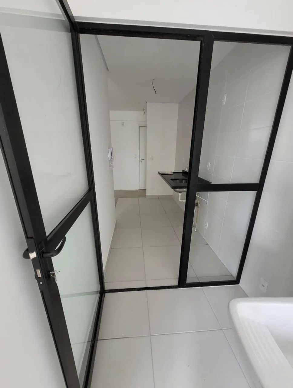 Porta de abrir com lateral fixa