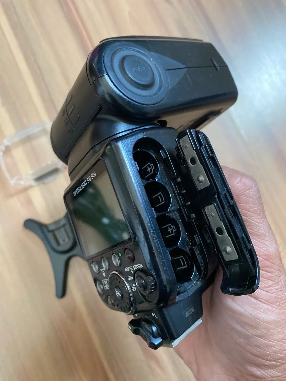 Flash Nikon SB900 e Pack de pilhas auxiliar  - Foto 6