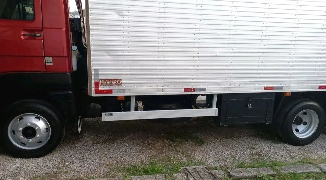 Caminhão baú Volkswagen 8160 já está financiado com duas parcelas atrasadas  - Foto 2