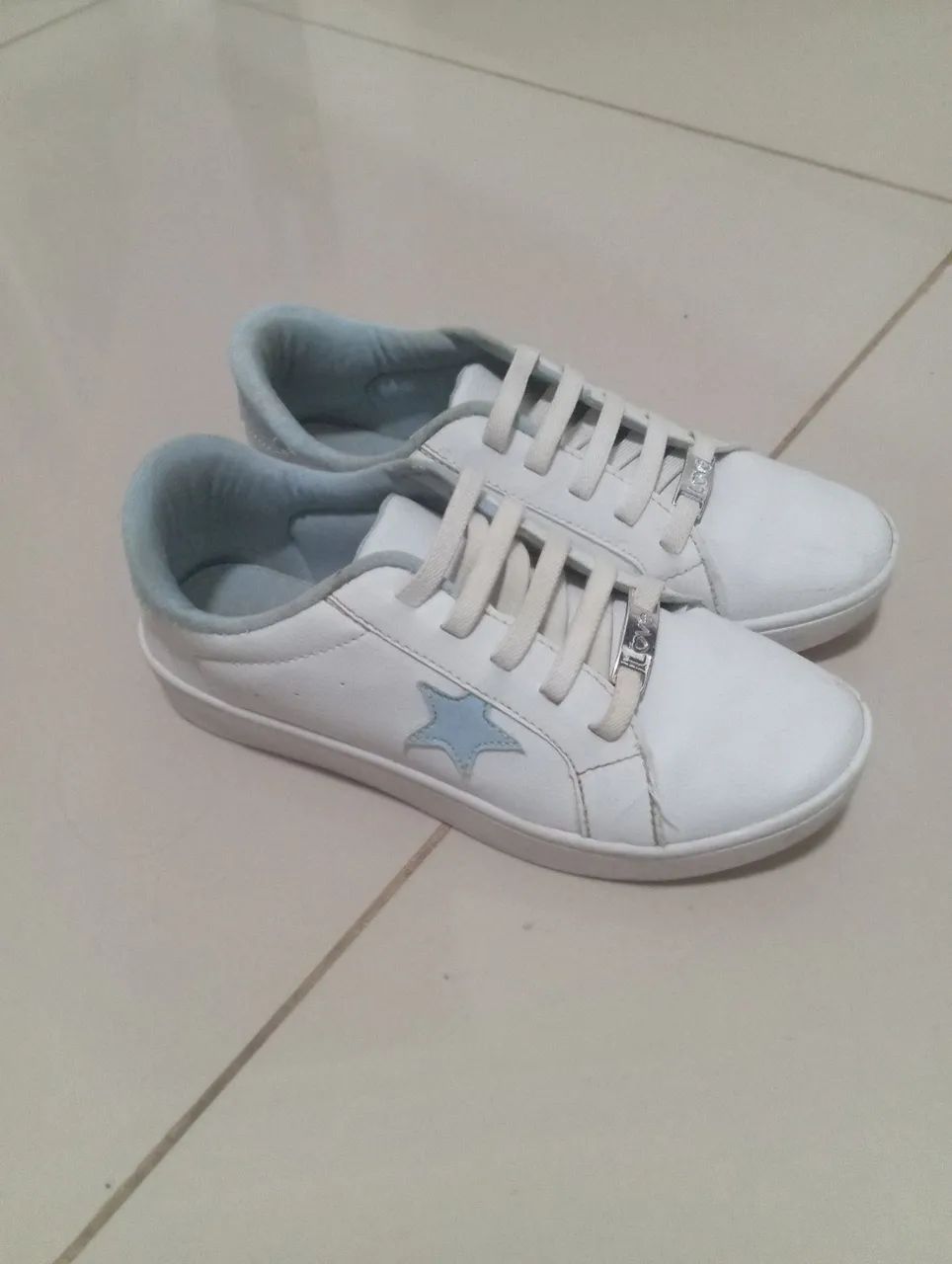 Tênis Infantil Branco com Detalhes - Foto 3