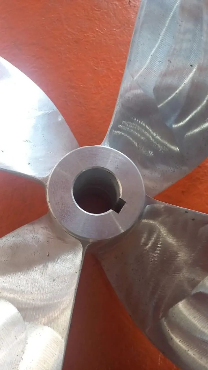 Hélice para Barco em Ótimo Estado - Foto 2
