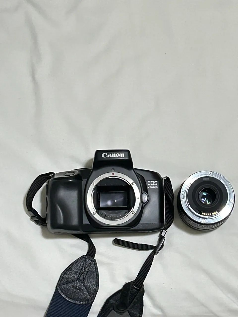 Câmera analógica Canon EOS 750QD com Lente - Câmeras e Filmadoras