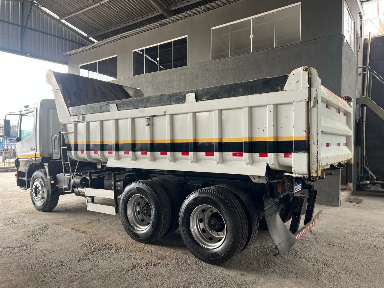 Mercedes Benz 2428 caçamba - Foto 6