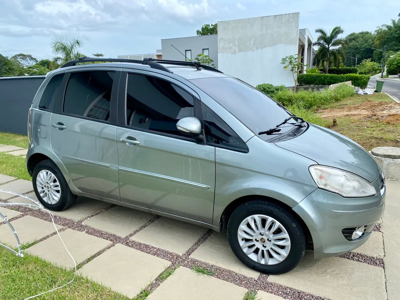 Fiat Idea Attractive 1.4 Fire Flex 8V 5P 2013