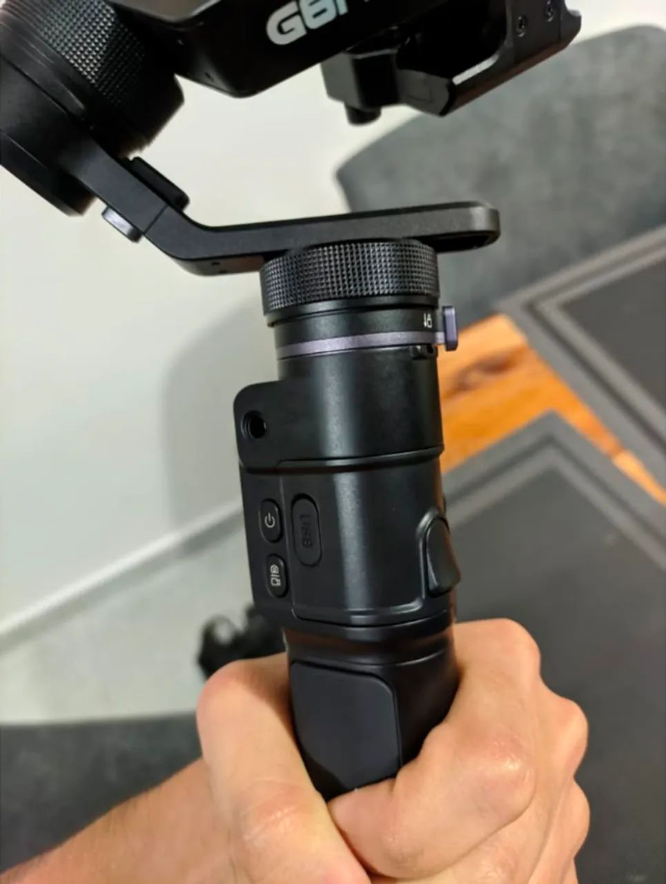 Gimbal Estabilizador Feiyu Tech G6 Max 1,2kg Cor Preto - Foto 2