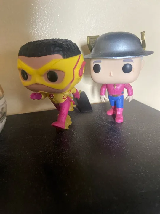 Bonecos Funko Pop Flash e The Flash