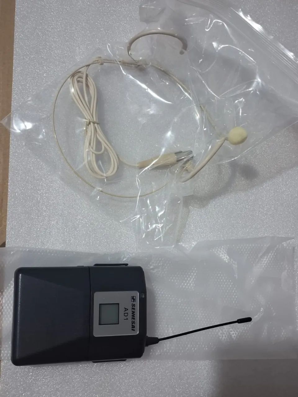 NOVO - Microfone sem Fio Duplo Beta58A e Lapela, Profissional Em Metal - Foto 3