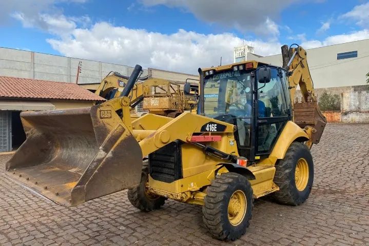 Retroescavadeira Caterpillar 416 2015 - Foto 2