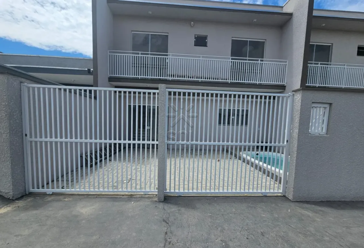 Sobrado novo com piscina à venda em Barra Velha/SC - Fino acabamento e alto padrão de cons