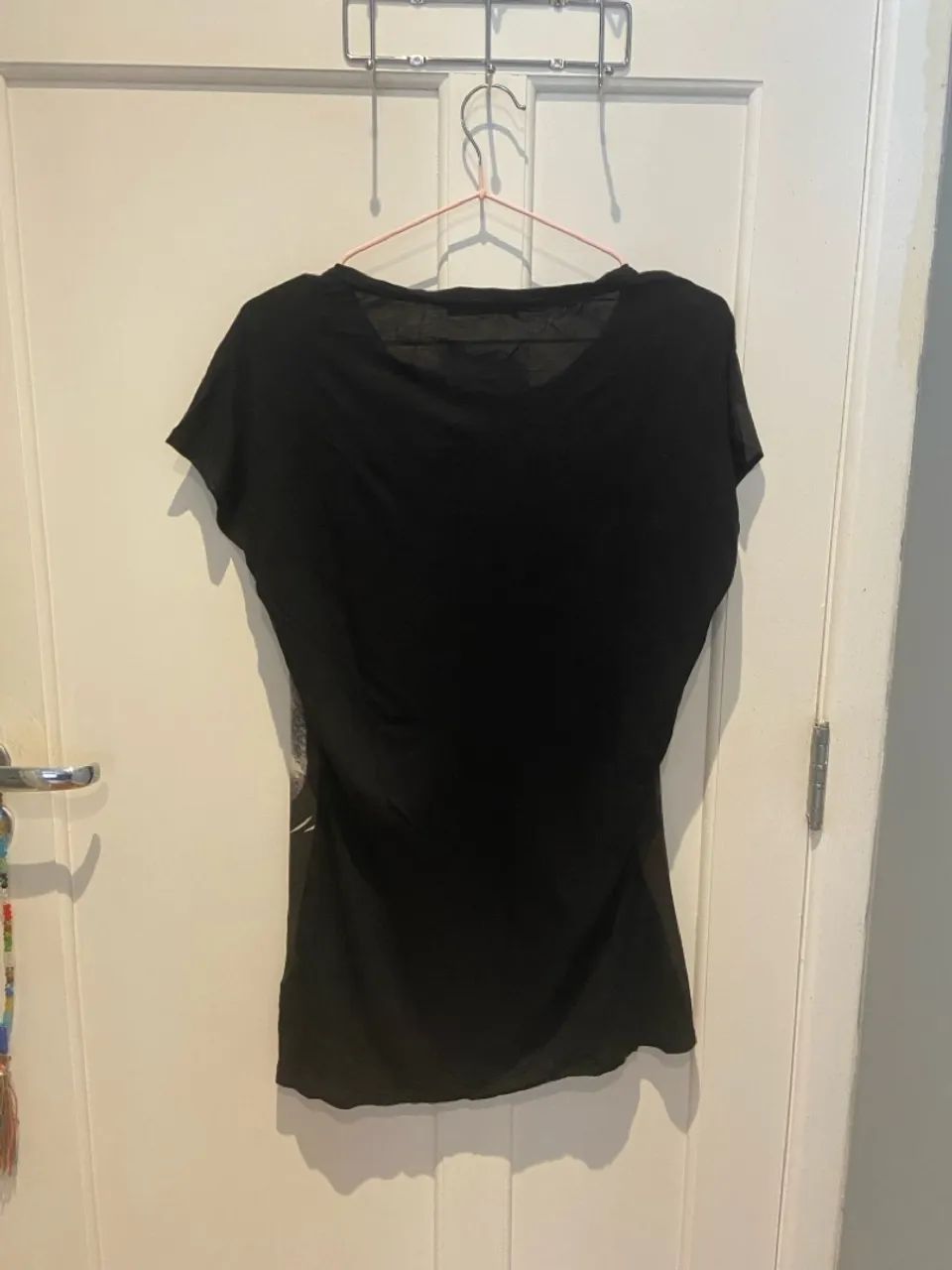 Camiseta com estampa de caveira - Foto 2