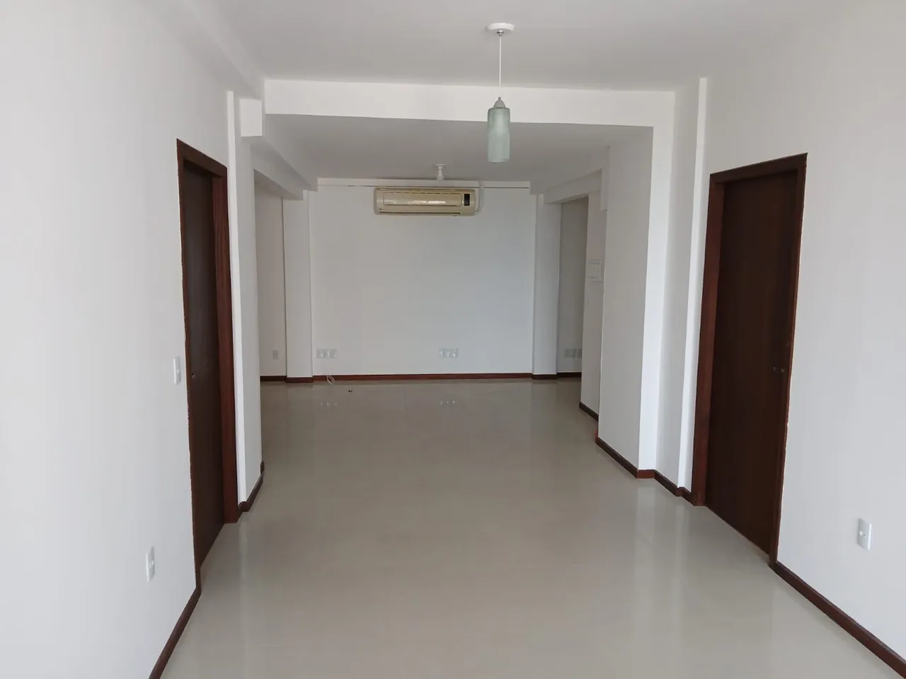 VENDO SALA COMERCIAL NO CENTRO DE FLORIANÓPOLIS