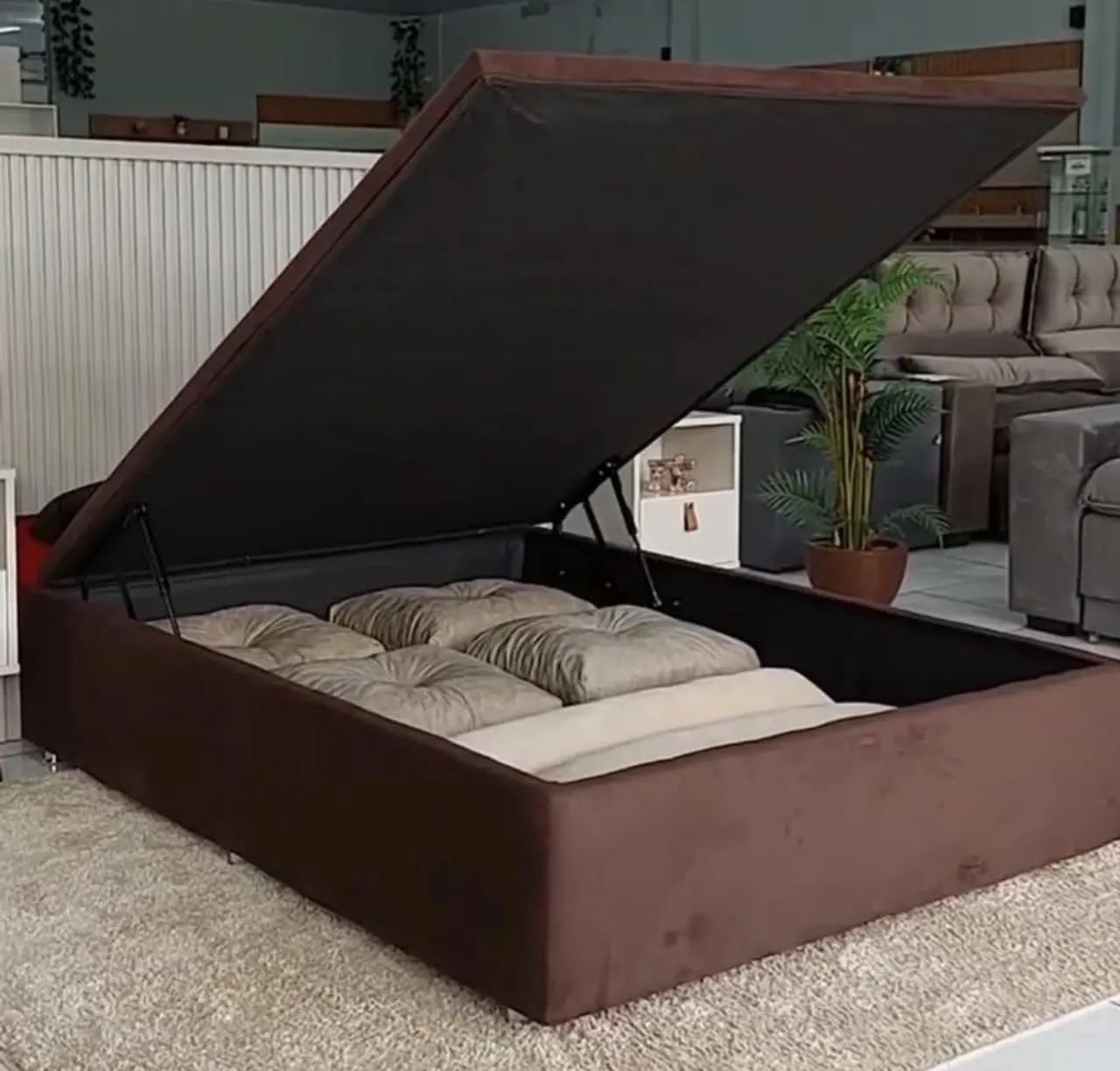 Cama Box Baú com Amplo Espaço Interno
