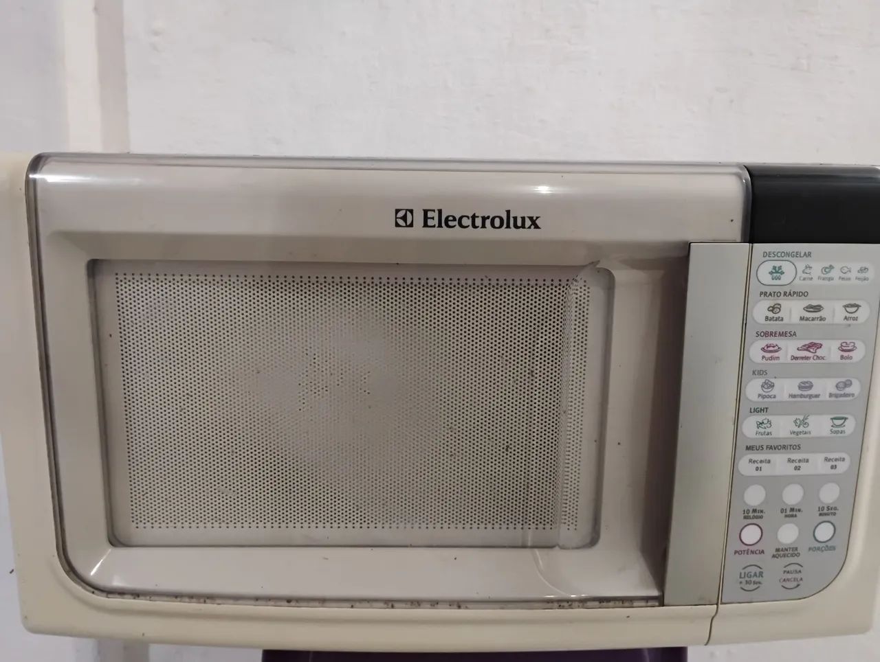 Microondas Eletrolux grande  - Foto 3