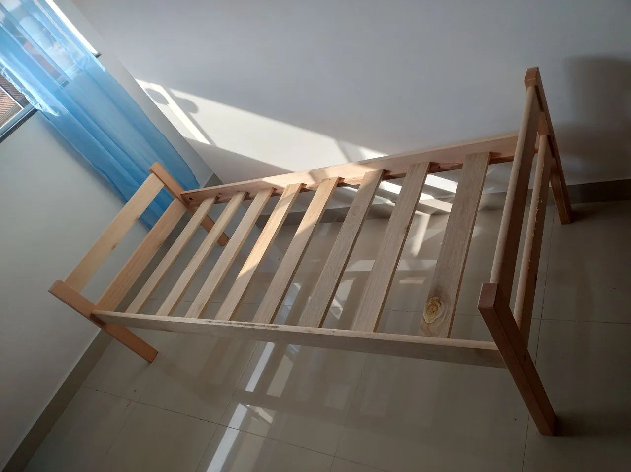 Cama de solteiro NOVAS madeira 100% eucalipto 