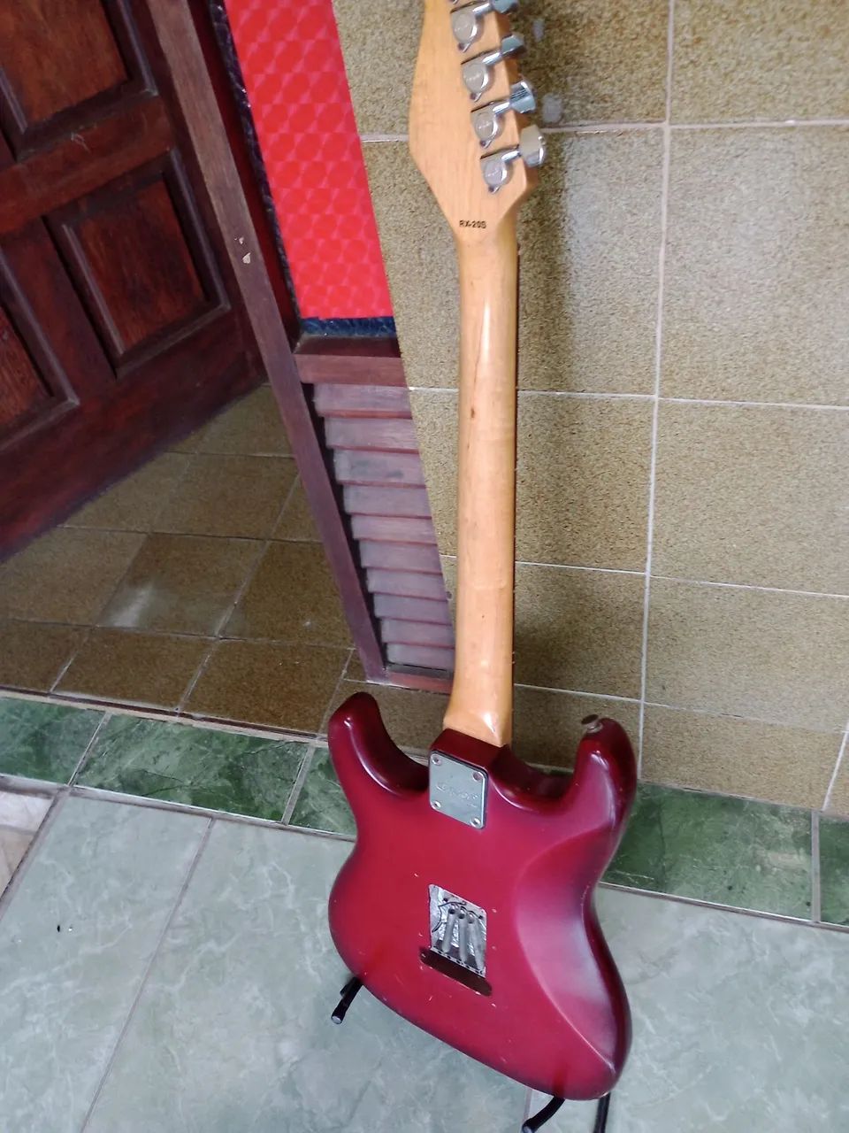 Ótima guitarra 