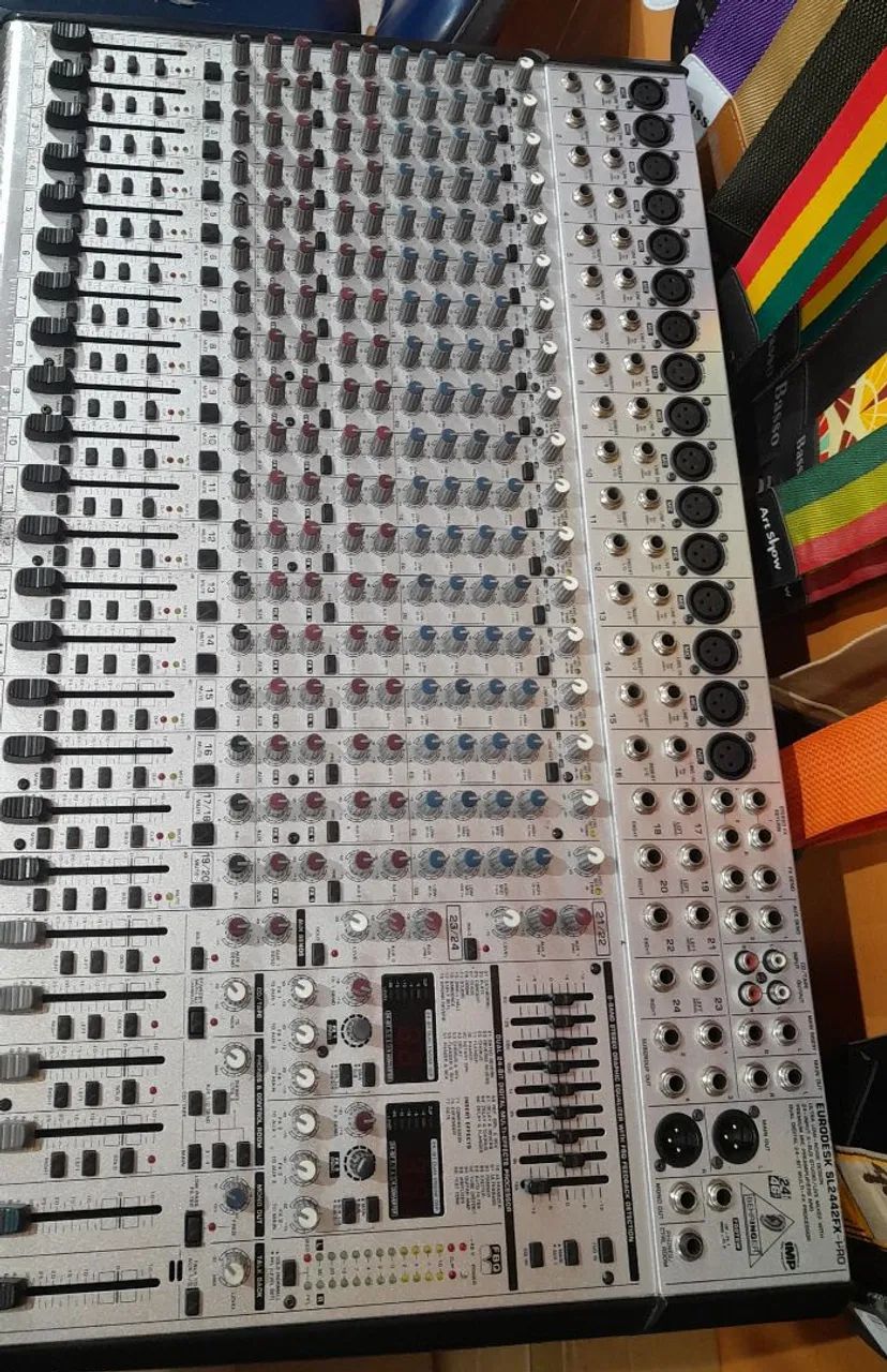 Mesa Behringer Eurodesk 2442fx - Foto 4