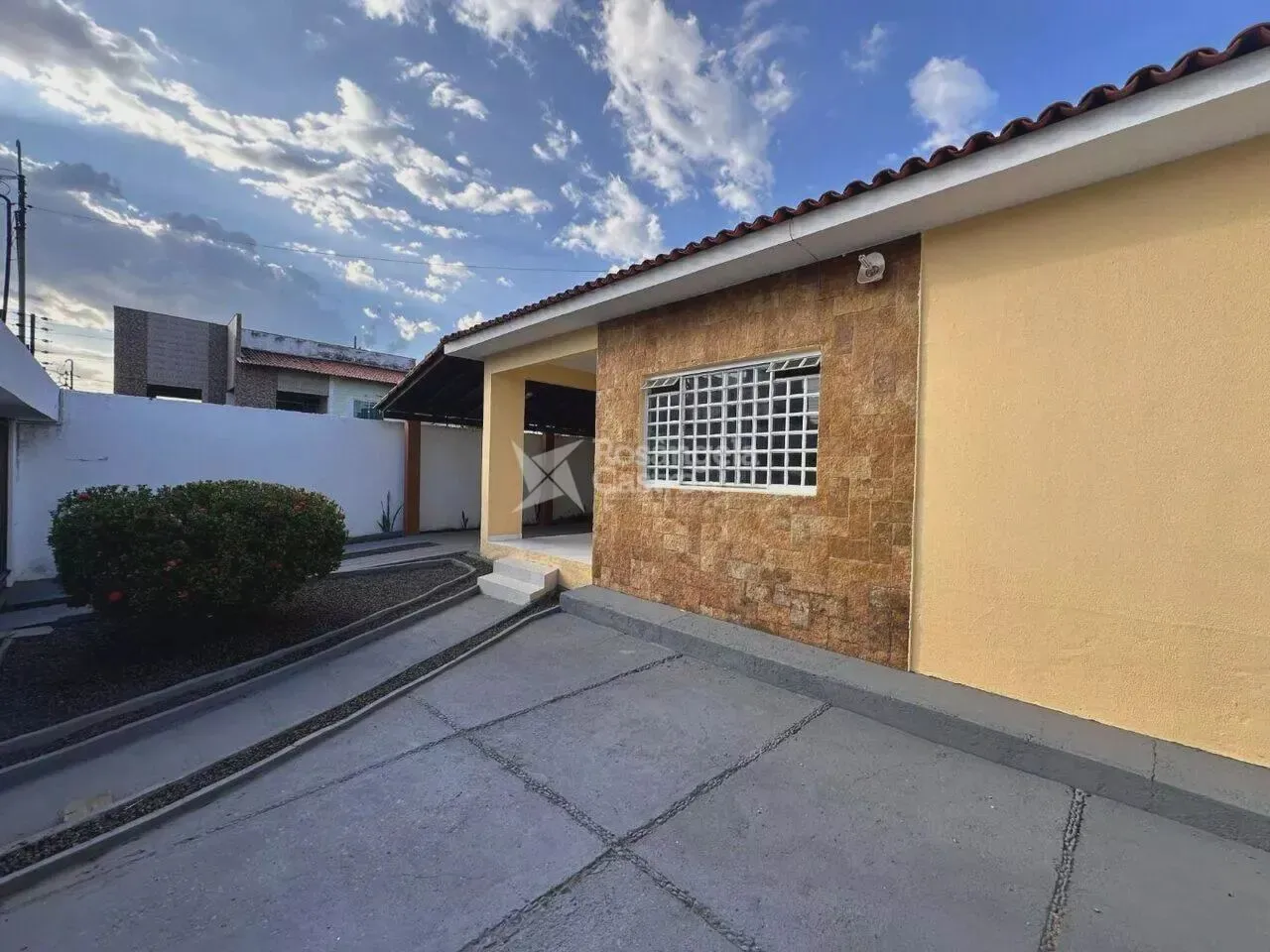 Casa Espaçosa com Piscina à Venda no Bairro Santa Isabel Teresina-PI