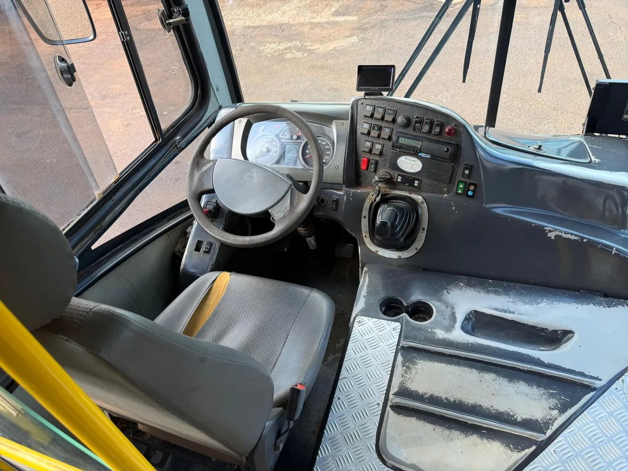 Ônibus Agrale Walkbus Panter ano 2014/2014 MWM com 22 Lugares e acessibilidade  - Foto 12