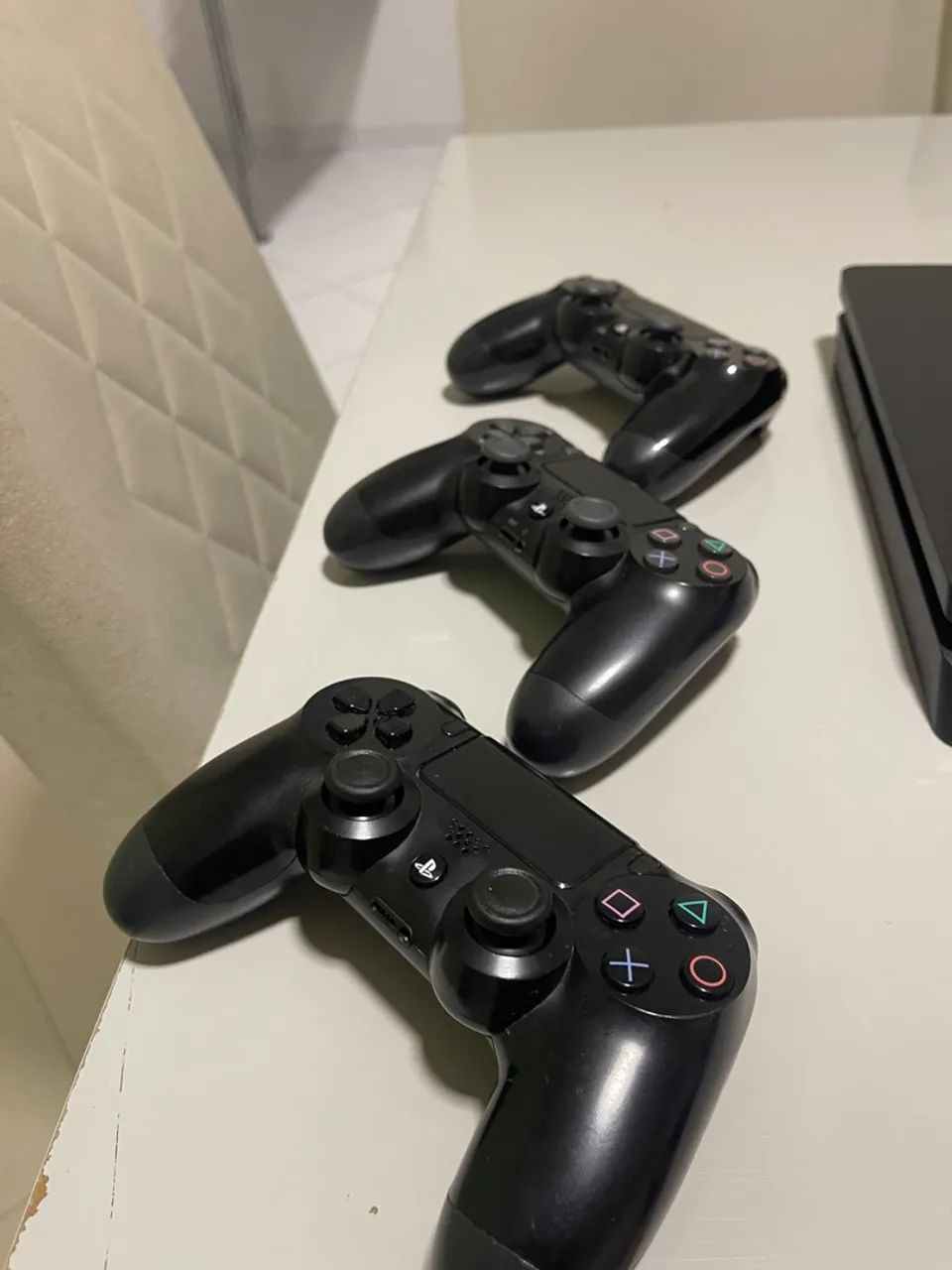 Playstation 4 slim com Jogo FIFA 18 e 3 controles - Foto 2