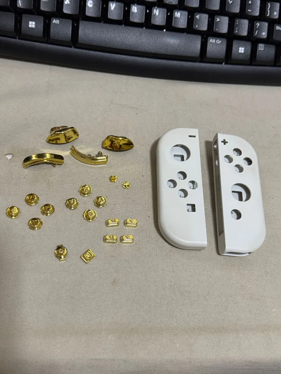 Botões dourados + Carcaça de joycons Nintendo Switch