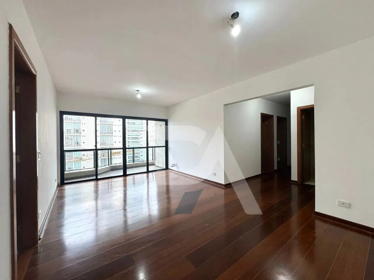 Apartamento com 3 dormitórios Condomínio Edifício Granville- Alphaville