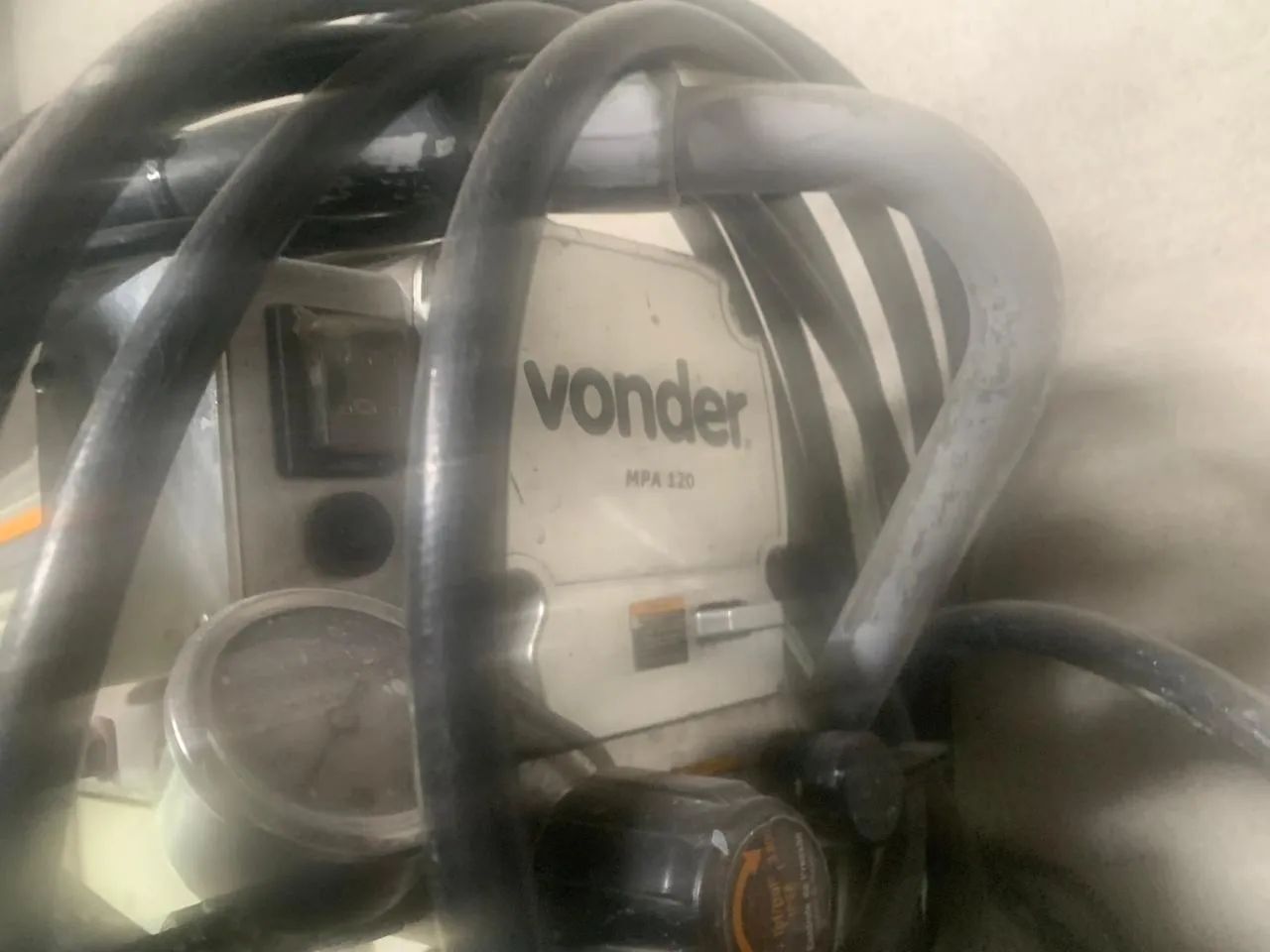 Máquina de pintura Airless vendo usei só 2 vezes semi nova - Foto 3