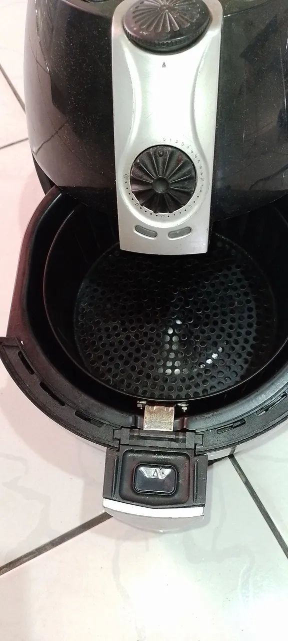 Fritadeira eletrica fun kitchen 127v e 1400w  - Foto 2