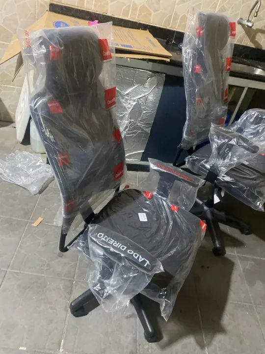 Cadeira de escritório Cavaletti nova nota fiscal - Foto 2