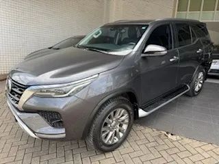 Toyota Hilux Hilux SW4 SRX 4x4 2.8 TDI 16V Dies. Aut. 2023