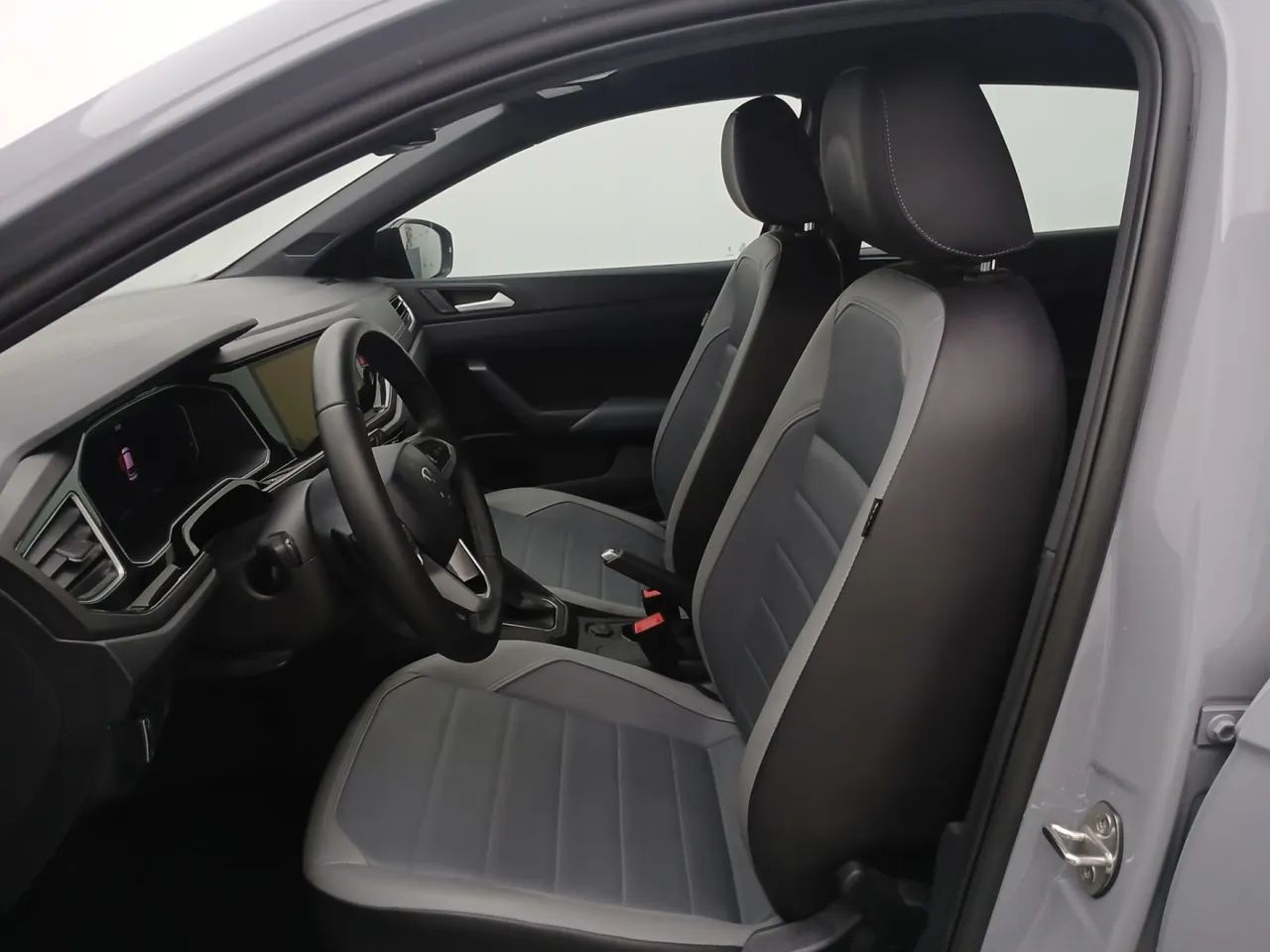 Volkswagen Nivus Highline 1.0 200 TSI Flex Aut., foto 16 de 18